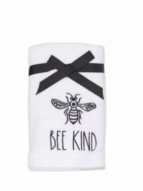 NEW Rae Dunn Bee Kind Hand Towels Set 🐝